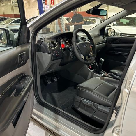FORD Focus Hatch 2.0 16V 4P GLX, Foto 9