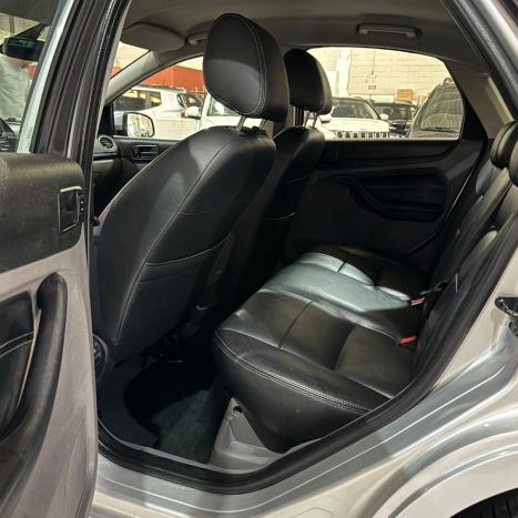 FORD Focus Hatch 2.0 16V 4P GLX, Foto 10