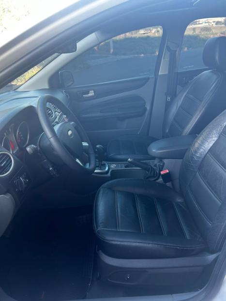 FORD Focus Hatch 2.0 16V 4P GHIA AUTOMTICO, Foto 14