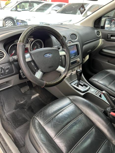 FORD Focus Hatch 2.0 16V 4P GHIA FLEX, Foto 3