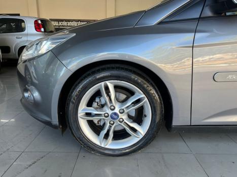 FORD Focus Hatch 2.0 16V 4P FLEX SE PLUS POWERSHIFT AUTOMTICO, Foto 10