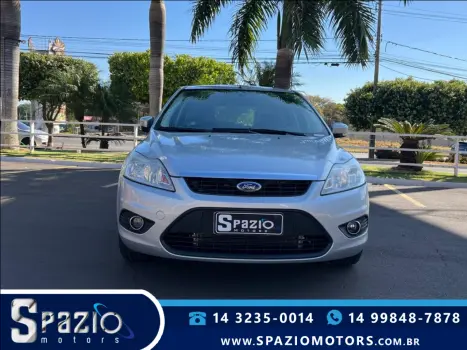 FORD Focus Hatch 2.0 16V 4P GLX, Foto 2