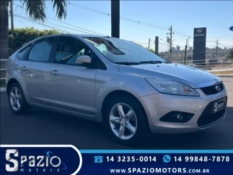 FORD Focus Hatch 2.0 16V 4P GLX, Foto 3