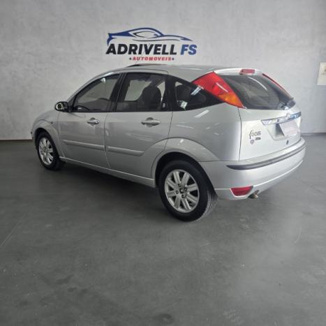 FORD Focus Hatch 2.0 16V 4P GHIA AUTOMTICO, Foto 3