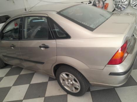 FORD Focus Sedan 1.6 4P GLX, Foto 2