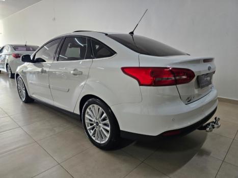 FORD Focus Sedan 2.0 16V 4P FLEX TITANIUM PLUS FASTBACK POWERSHIFT AUTOMTICO, Foto 5