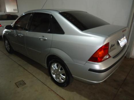 FORD Focus Sedan 2.0 16V 4P GHIA, Foto 6