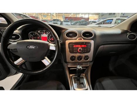 FORD Focus Sedan 2.0 16V 4P, Foto 9