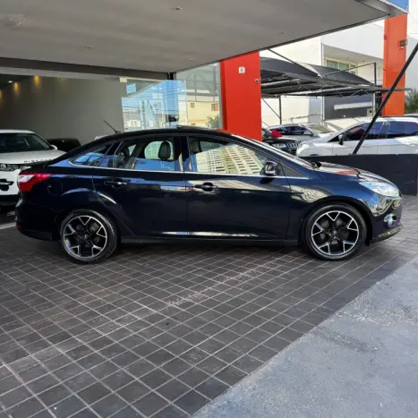 FORD Focus Sedan 2.0 16V 4P FLEX TITANIUM PLUS POWERSHIFT AUTOMTICO, Foto 3