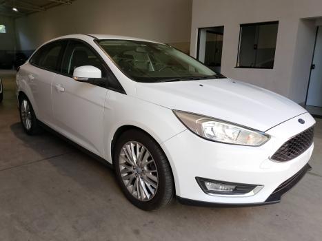 FORD Focus Sedan 2.0 16V 4P FLEX SE PLUS FASTBACK POWERSHIFT AUTOMTICO, Foto 2