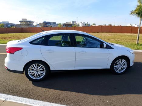 FORD Focus Sedan 2.0 16V 4P FLEX SE PLUS FASTBACK POWERSHIFT AUTOMTICO, Foto 7