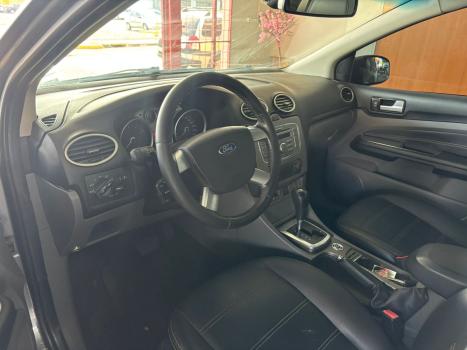 FORD Focus Sedan 2.0 16V 4P GLX FLEX, Foto 2