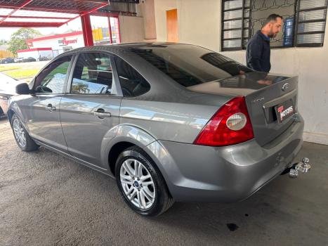 FORD Focus Sedan 2.0 16V 4P GLX FLEX, Foto 6