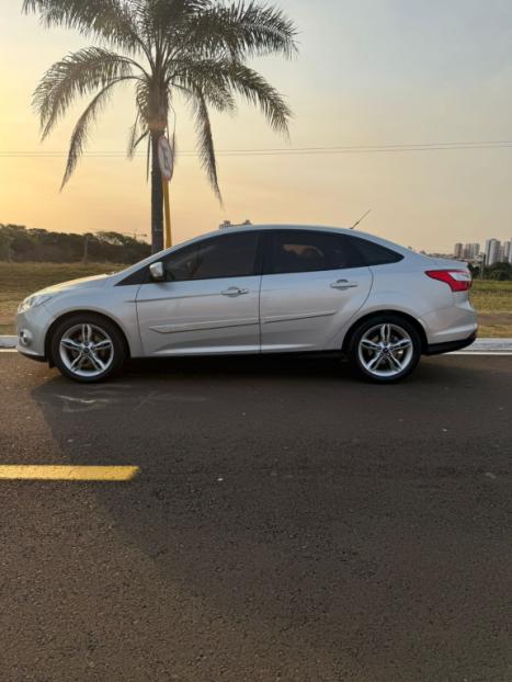 FORD Focus Sedan 2.0 16V 4P FLEX SE POWERSHIFT AUTOMTICO, Foto 4
