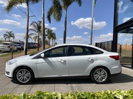 FORD Focus Sedan 2.0 16V 4P FLEX SE PLUS FASTBACK POWERSHIFT AUTOMTICO, Foto 4