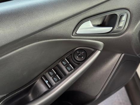 FORD Focus Sedan 2.0 16V 4P FLEX SE POWERSHIFT AUTOMTICO, Foto 17