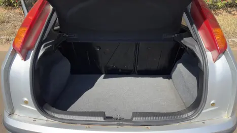 FORD Focus Sedan 2.0 16V 4P GHIA, Foto 7