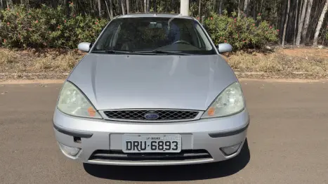 FORD Focus Sedan 2.0 16V 4P GHIA, Foto 8