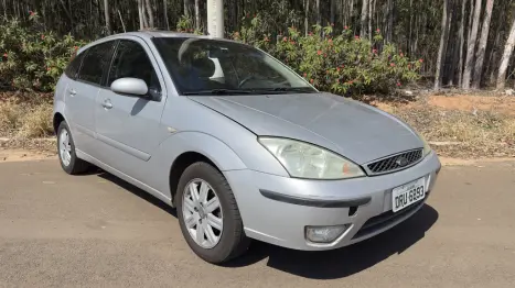 FORD Focus Sedan 2.0 16V 4P GHIA, Foto 9