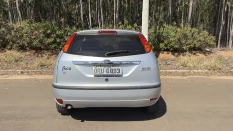 FORD Focus Sedan 2.0 16V 4P GHIA, Foto 11