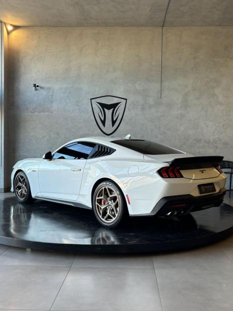 FORD Mustang 5.0 V8 32V COUP GT PERFORMANCE AUTOMTICO, Foto 3