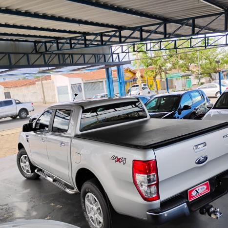 FORD Ranger 3.2 20V XLT 4X4 CABINE DUPLA TURBO DIESEL AUTOMTICO, Foto 4