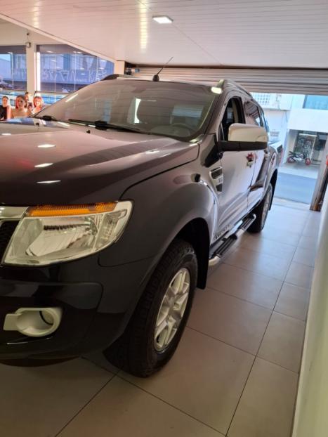 FORD Ranger 3.2 20V CABINE DUPLA 4X4 LIMITED TURBO DIESEL AUTOMTICO, Foto 4