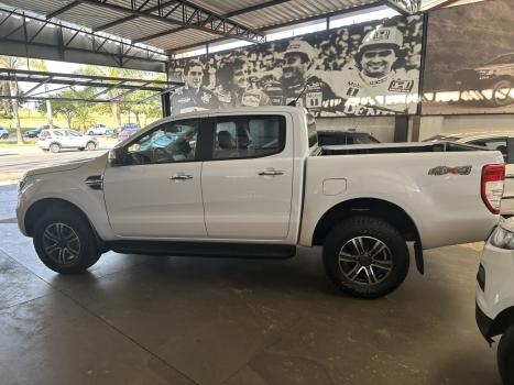 FORD Ranger 3.2 20V XLT 4X4 CABINE DUPLA TURBO DIESEL AUTOMTICO, Foto 15