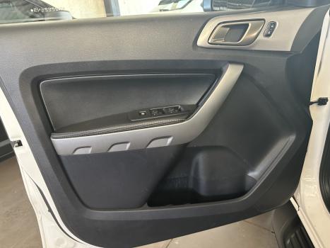 FORD Ranger 3.2 20V XLT 4X4 CABINE DUPLA TURBO DIESEL AUTOMTICO, Foto 17
