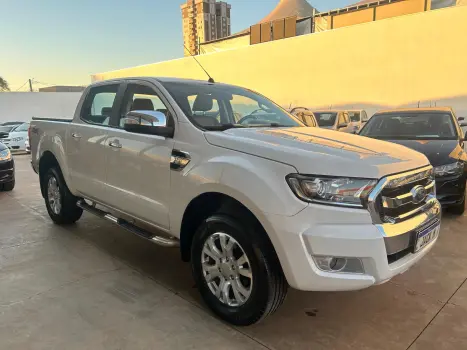FORD Ranger 3.2 20V XLT 4X4 CABINE DUPLA TURBO DIESEL AUTOMTICO, Foto 4