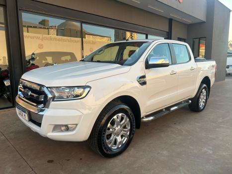 FORD Ranger 3.2 20V XLT 4X4 CABINE DUPLA TURBO DIESEL AUTOMTICO, Foto 4
