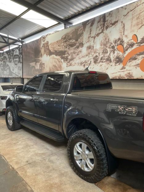 FORD Ranger 3.2 20V XLT 4X4 CABINE DUPLA TURBO DIESEL AUTOMTICO, Foto 4