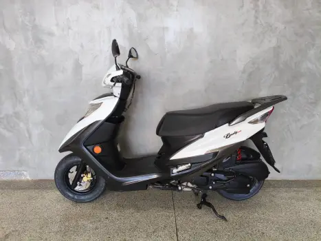HAOJUE Lindy 125 , Foto 1