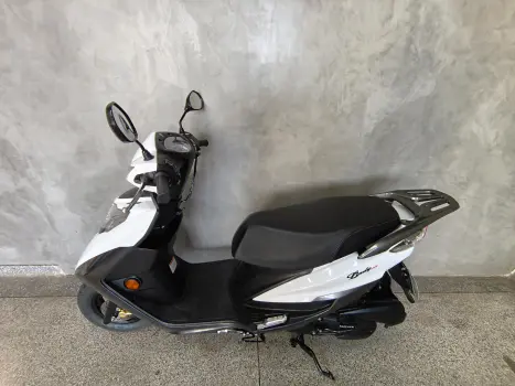 HAOJUE Lindy 125 , Foto 4