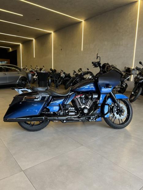 HARLEY DAVIDSON Road Glide CVO 1900, Foto 8