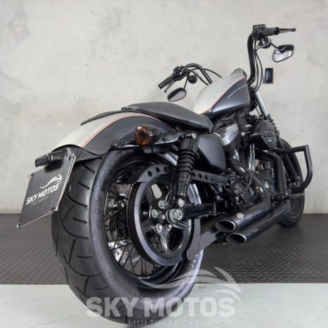 HARLEY DAVIDSON Sportster XL 1200 CUSTOM, Foto 2