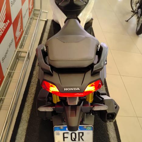 HONDA ADV 150 , Foto 4