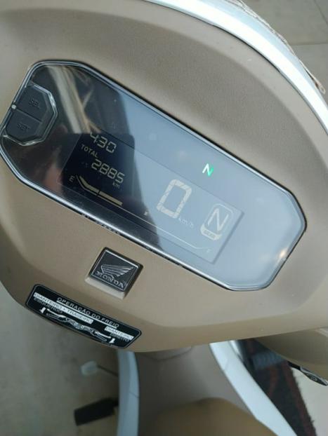 HONDA Biz 125 EX, Foto 2