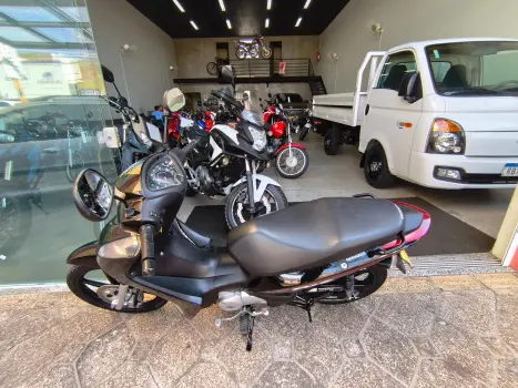 HONDA Biz 125 EX, Foto 4