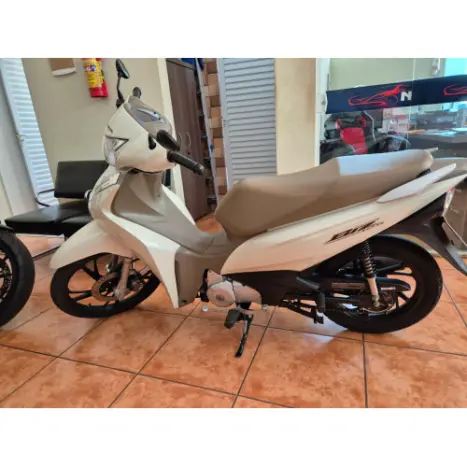 HONDA Biz 125 EX, Foto 6