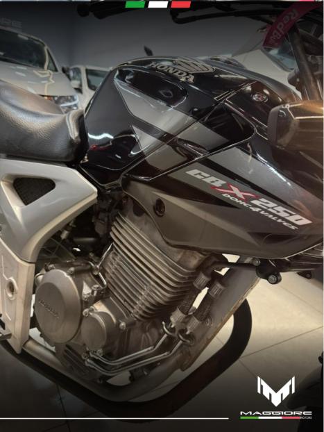 HONDA CB 250 F Twister , Foto 5