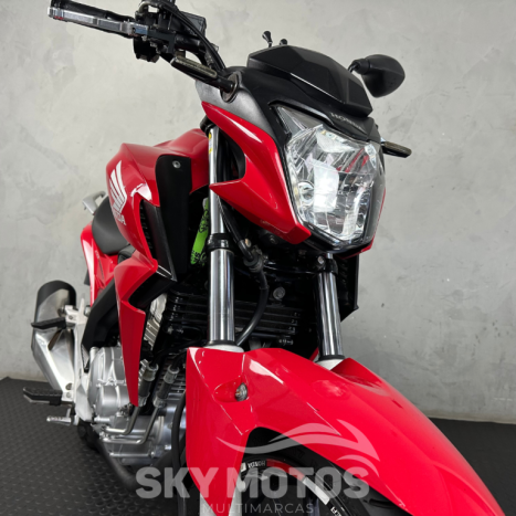 HONDA CB 250 F Twister , Foto 3