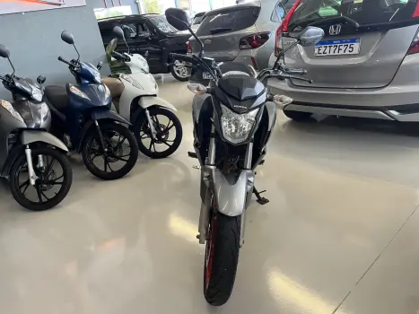 HONDA CB 250 F Twister , Foto 2