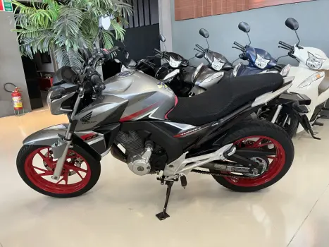 HONDA CB 250 F Twister , Foto 3