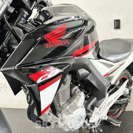 HONDA CB 250 F Twister , Foto 16