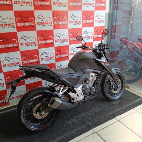 HONDA CB 300 F Twister FLEX ABS, Foto 4
