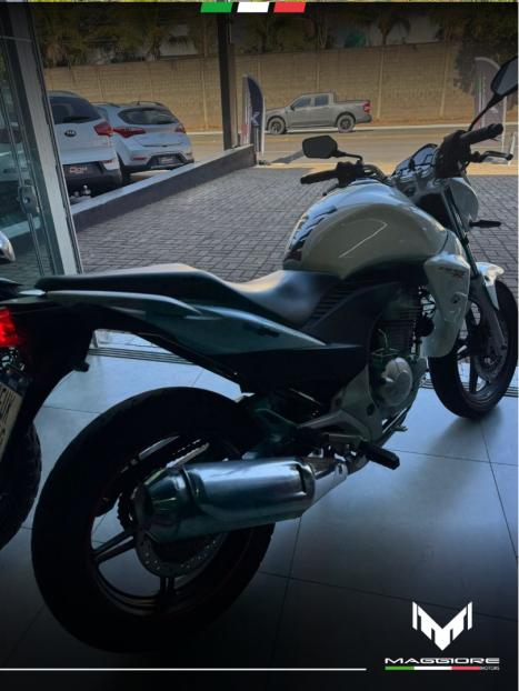 HONDA CB 300 R FLEX, Foto 3