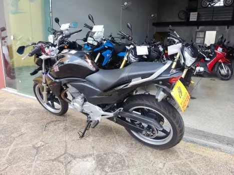 HONDA CB 300 R STD, Foto 3