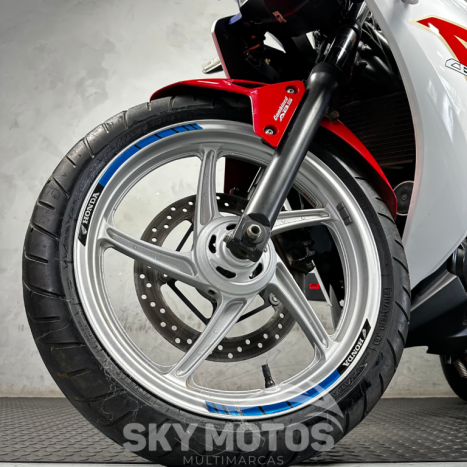 HONDA CBR 250 R, Foto 16