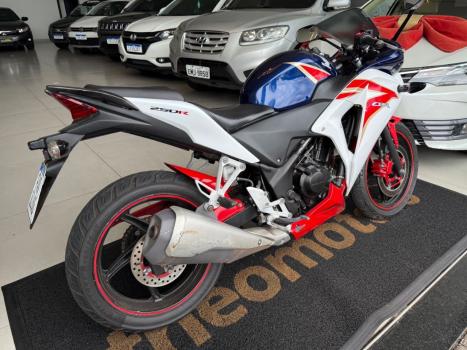 HONDA CBR 250 R, Foto 3